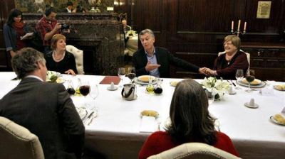 El Gobierno definir� hoy el pago del bono a los estatales