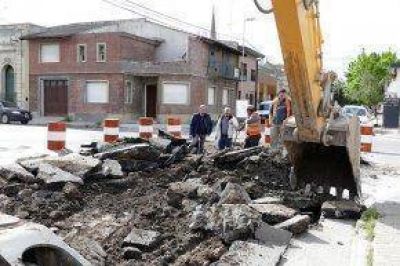 Comenzaron los trabajos de pavimento en calle Bol�var