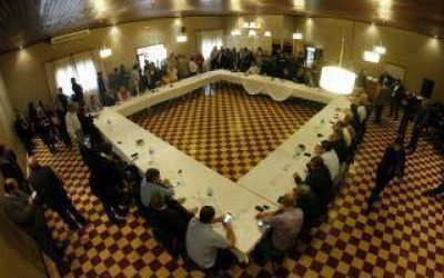Con un llamado a la unidad, intendentes del FPV-PJ se reunieron en Lobos