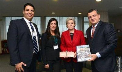 Israel entreg� a Directora de UNESCO la petici�n firmada por miles en todo el mundo