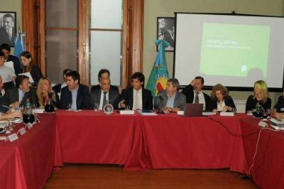 Lacunza insisti� en la promesa de crear 110 mil puestos de trabajo