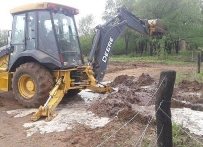 Asisten a las familias afectadas por el temporal en Dupuy, pero el clima no ayuda