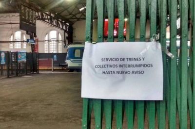 Paro de Jer�rquicos afecta al servicio de trenes en la Provincia