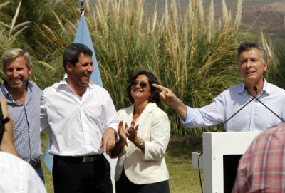 Macri y funcionarios de Chile llegan por el T�nel