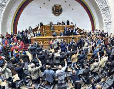 Maduro acusa a la oposici�n de golpista