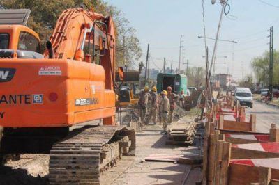 Las obras de refuerzo del agua avanzan para llegar a m�s vecinos