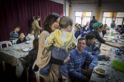 Awada y Stanley visitaron un comedor infantil en Mar del Plata