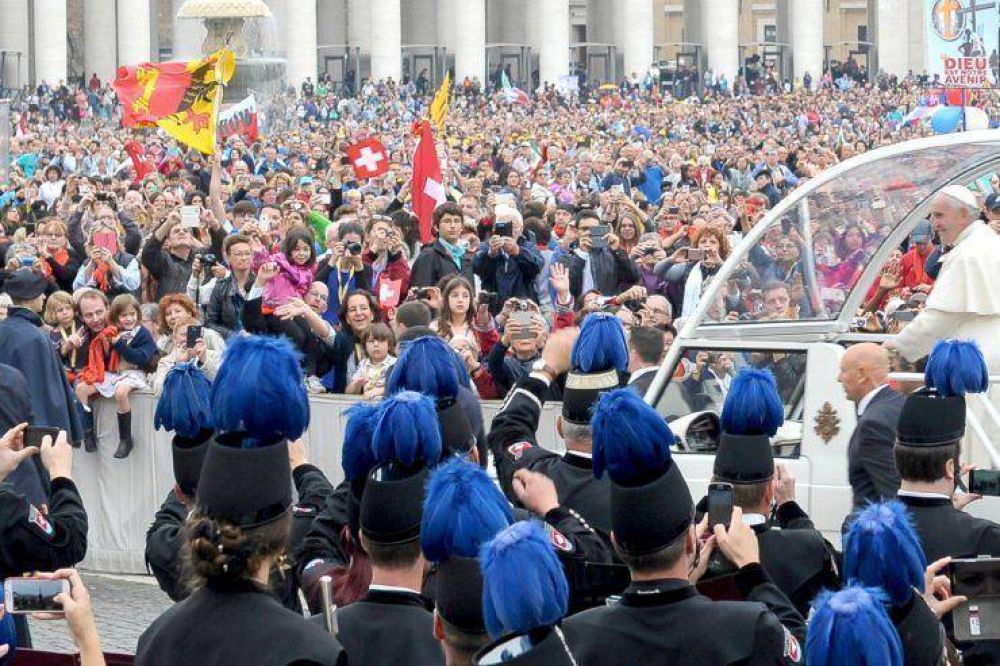 El Papa narra la historia real de una se�ora, un taxista y un refugiado