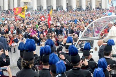 El Papa narra la historia real de una se�ora, un taxista y un refugiado