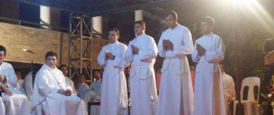 Monse�or Juan Bautista Gavil�n ordenar� a cuatro nuevos sacerdotes en Cnel. Oviedo
