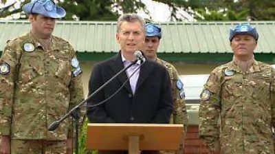 Macri destacó el profesionalismo de los militares argentinos al despedir al contingente de Cascos Azules que viajó a Haití