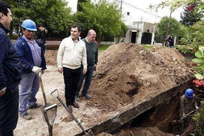 Retomaron los trabajos de desag�es cloacales en el Ceferino Namuncur�