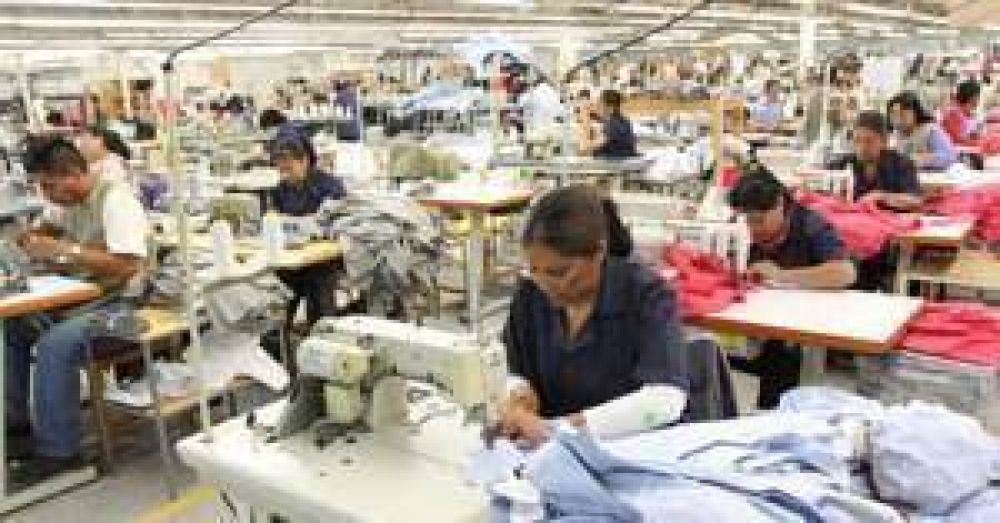Denuncian despidos en el sector textil de La Rioja