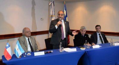 El gobernador Juan Manzur asegur� que �hay un futuro de progreso y trabajo con Chile�