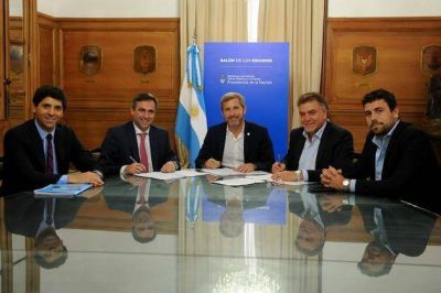 La Naci�n financiar� el asfalto en 635 cuadras de C�rdoba
