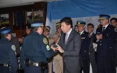 Posse distingui� a Polic�as Federales en San Isidro
