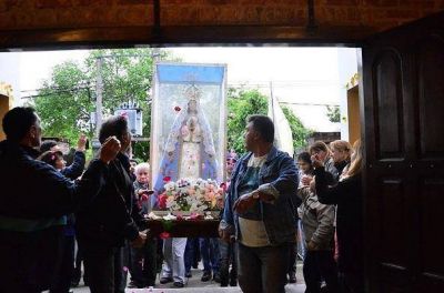 Con una procesi�n y misa, se vener� en Virreyes a Nuestra Se�ora de Itat�
