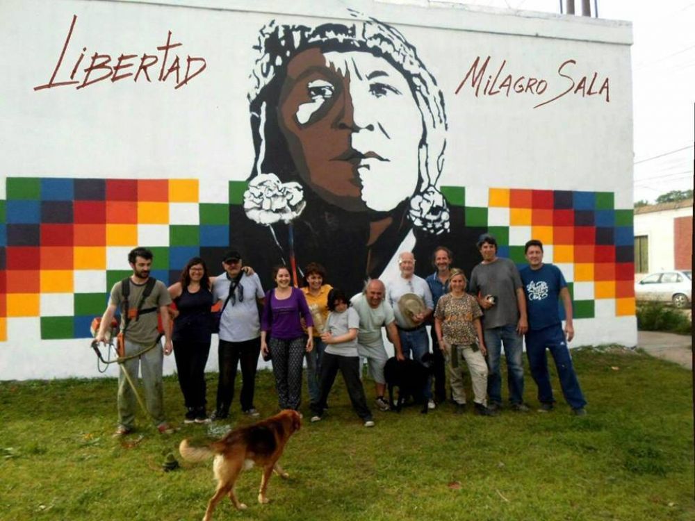 Inaugurarn mural por la libertad de Milagro Sala