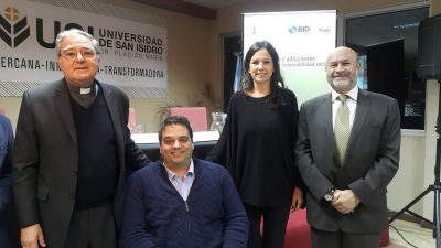 Obispo de San Isidro, el BID, Funcionarios del Gobierno y empresarios se reunieron para acompa�ar a quienes se recuperan del consumo de drogas