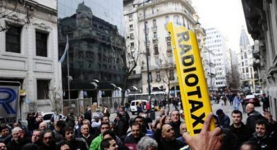 Tras el fallo a favor de Uber, los taxistas cortaron el centro