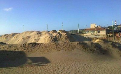 M�s reclamos contra Horizonte: tras la tala, mueven rocas y arman mont�culos de arena