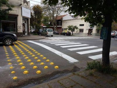 Realizan trabajos de Seguridad Vial y reconstrucci�n de pavimentos