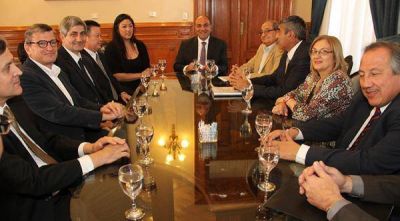 Avanzan las gestiones para un plan de obras h�dricas