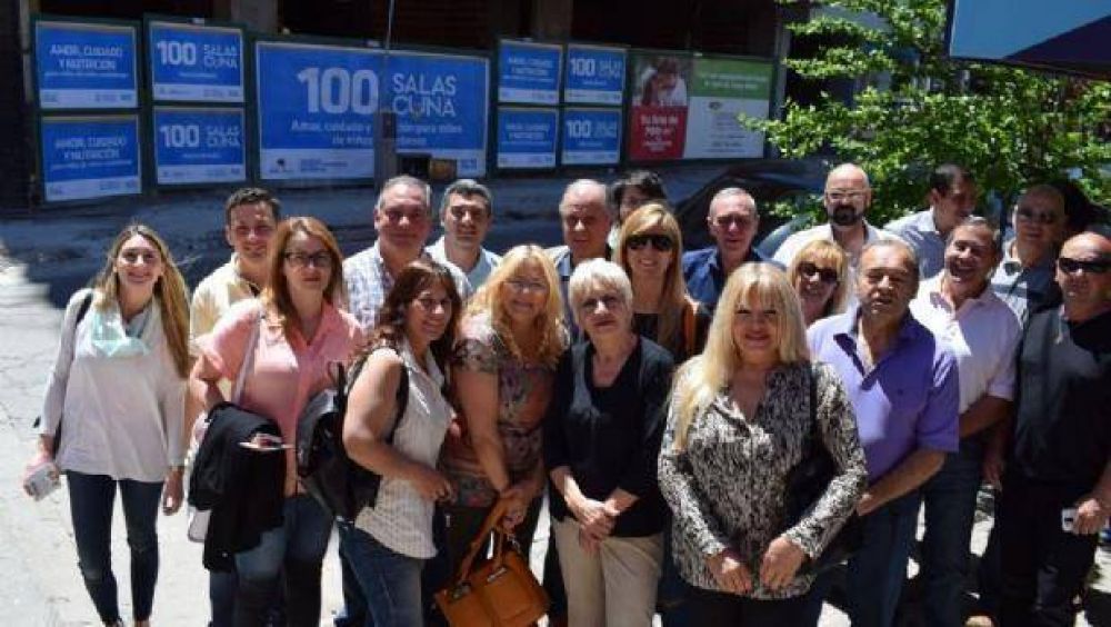 La mesa Cambiemos Carlos Paz sali� a recorrer el centro