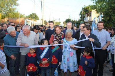 Con Cenz�n y De la Torre, se inaugur� pavimento e hidr�ulica