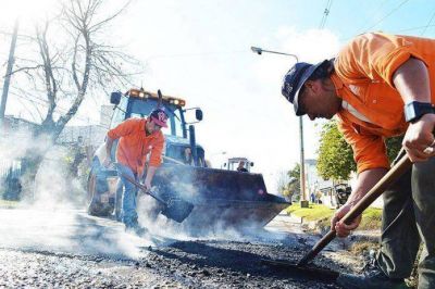 Entregaron aportes para pavimentar cincuenta cuadras
