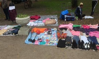 Persiste la desbordante situaci�n en Plaza Rocha con los manteros