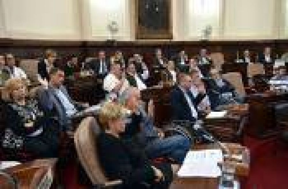 La Plata: El gobierno de Garro podr�a crear cinco delegaciones comunales m�s