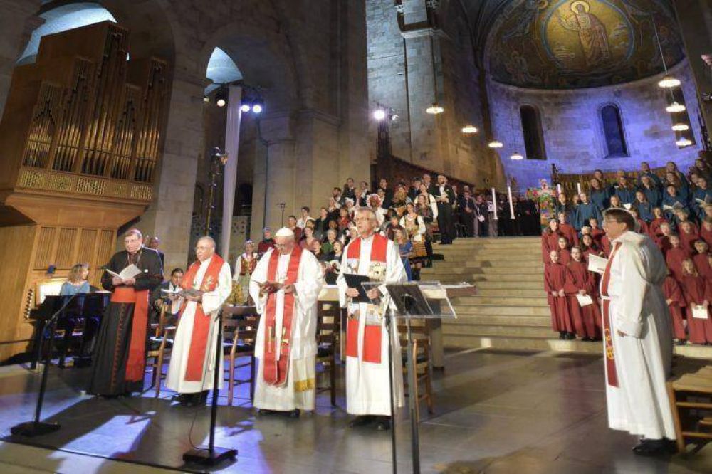 En la catedral de Lund el Papa invita a superar controversias y malentendidos con los luteranos