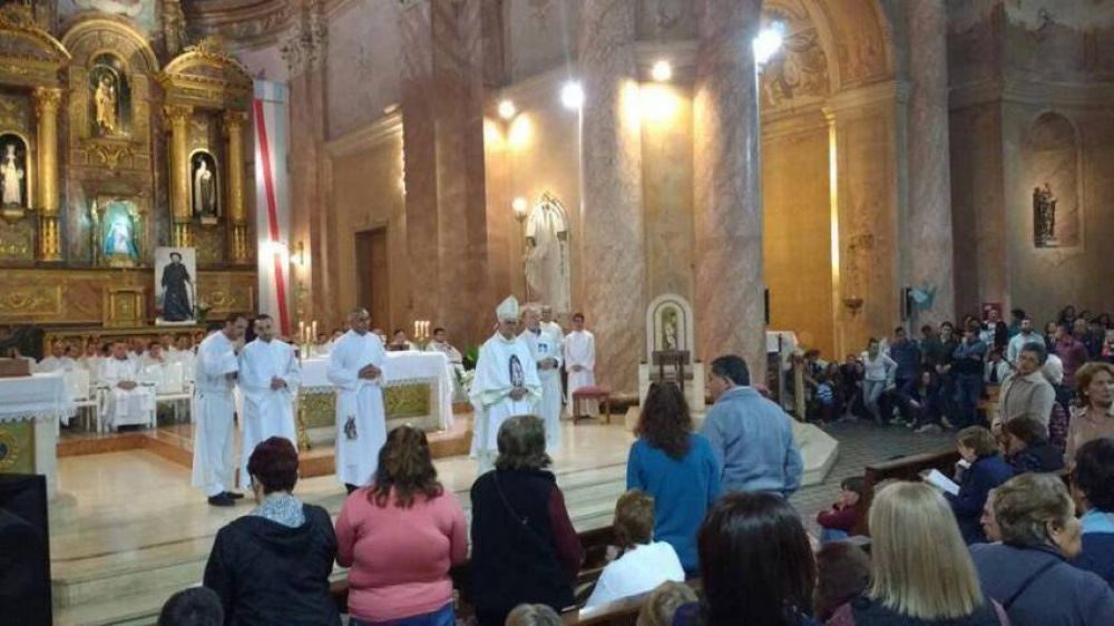 Mons. Lozano: �Me llevo el coraz�n repleto�