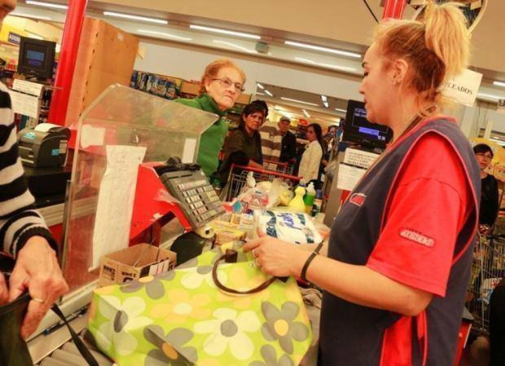 Empieza la venta de la canasta social alimentaria en tres ciudades