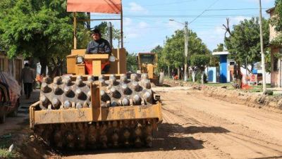 Asfaltan calles en Mor�n Sur