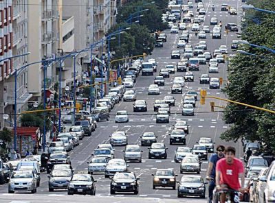 En 4 a�os, el parque automotor se ampli� en m�s de 50 autos por d�a