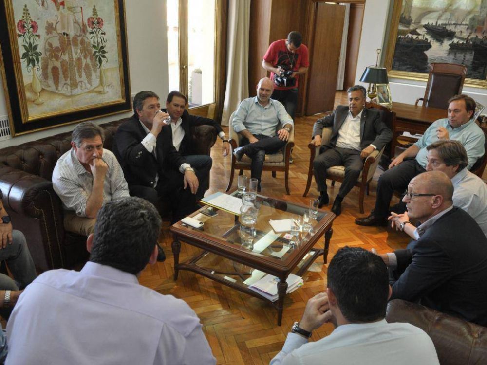 Con algunas discrepancias, avanza el acuerdo por las leyes de Aval�o e Impositiva