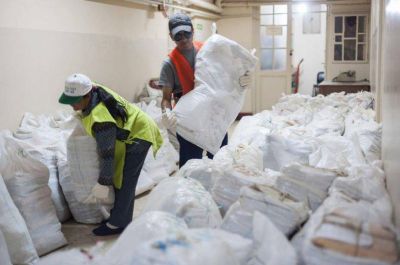 Donaron expedientes viejos para reciclar