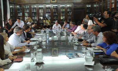 La Provincia define la propuesta de aumento para los estatales