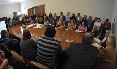 �Tengo reemplazos para todos�, les advirti� Das Neves a sus ministros