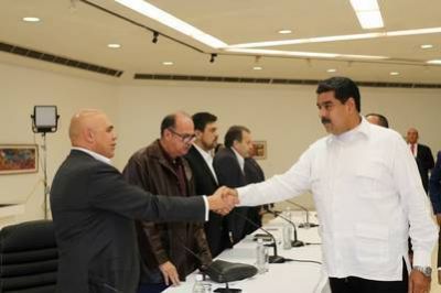 La oposici�n exige la liberaci�n de presos para seguir el di�logo con Maduro