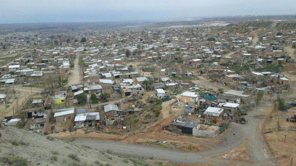 Diez mil familias viven en m�s de 60 tomas en Neuqu�n y la comarca petrolera