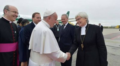 Papa Francisco sobre sacerdocio femenino: La última palabra la tuvo San Juan Pablo II