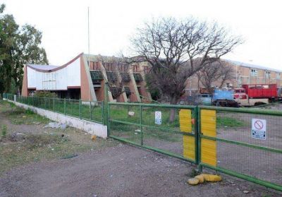 Subastar�n 40 propiedades abandonadas de los bancos mendocinos que quebraron en los 90