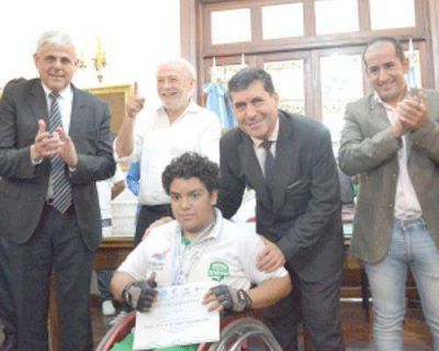 El gobernador Casas recibi� a los medallistas de los Evita 2016