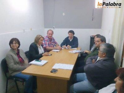 Araujo: �se har� una �ltima evaluaci�n de lo recibido por parte de los gremios para concretar un cierre definitivo�