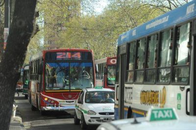 Se levant� el paro de colectivos que afectaba a toda la Regi�n