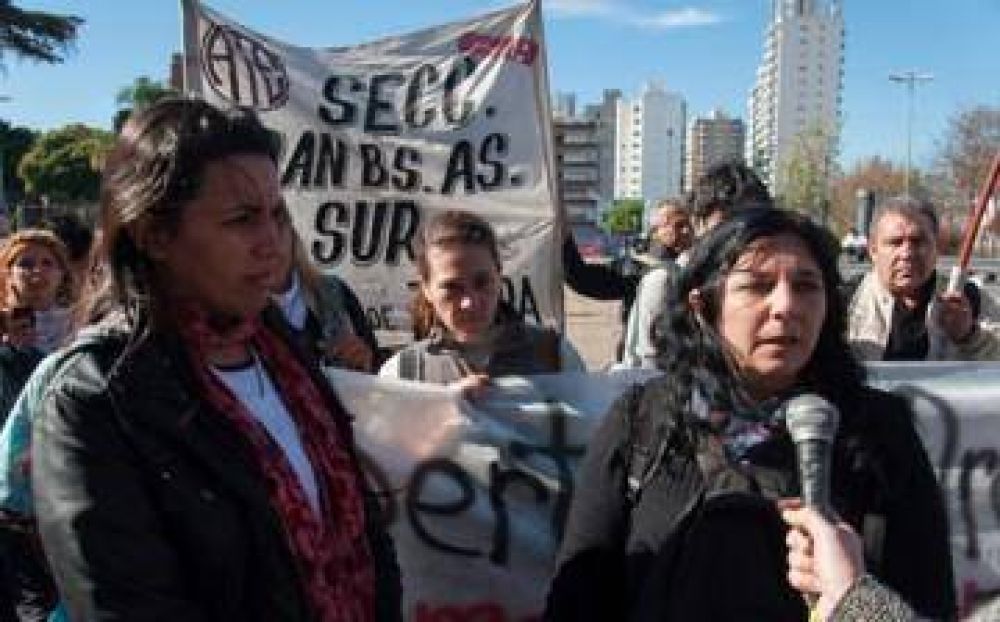 Nora Quercia: �Exigimos pase a planta, trabajo digno, y no queremos empresas privadas�