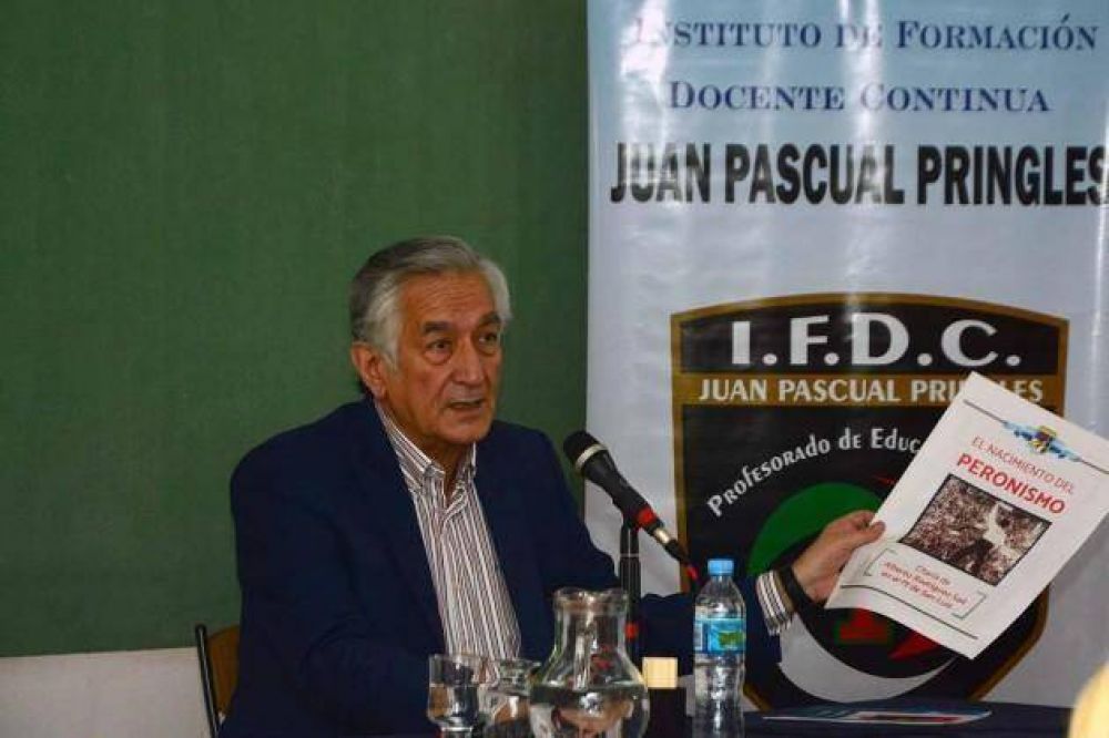 El gobernador brind� una clase magistral en el IFDC �Juan Pascual Pringles�